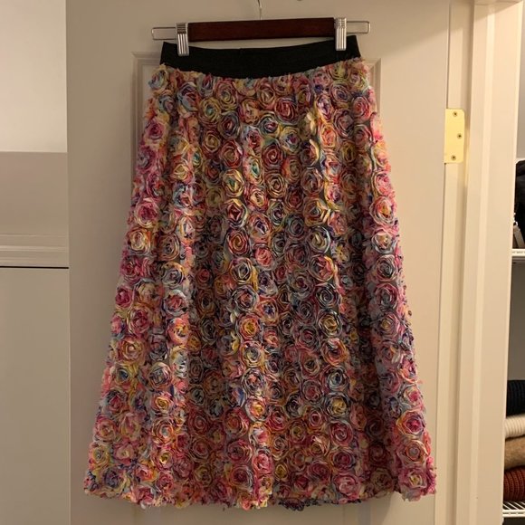 Textured Midi Length Rose-Effect Skirt - Picture 1 of 4